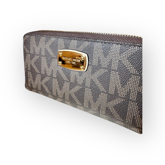 Michael Kors Monogram Zip Around Large Brown Wallet - Picture 5 of 9